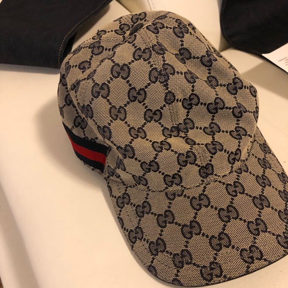 gucci hat grey